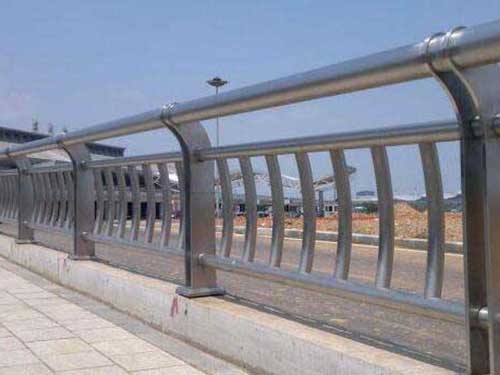 201不銹鋼復合管護欄